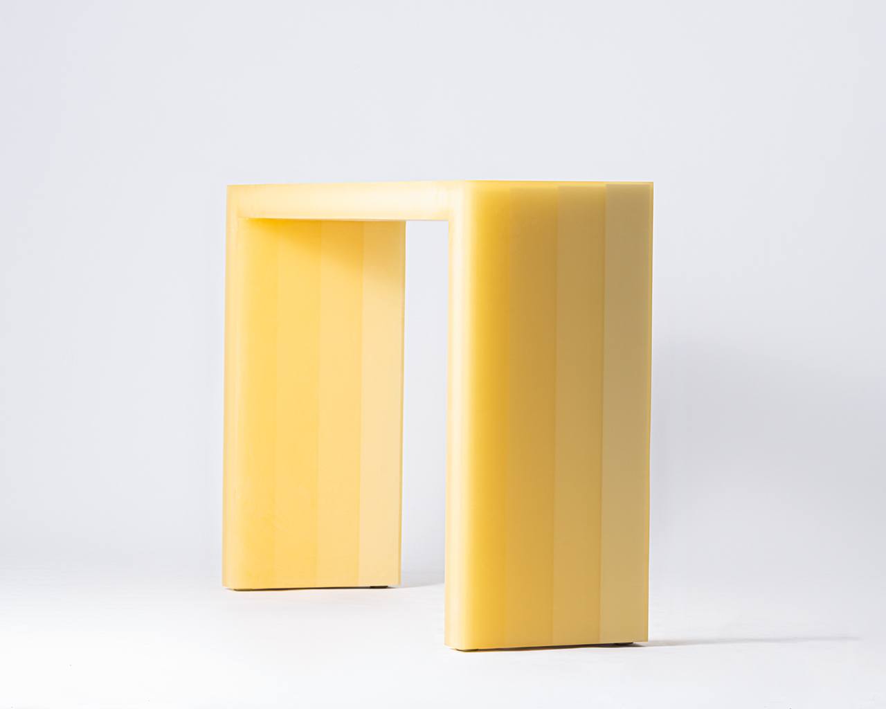Yellow Console facturestudio