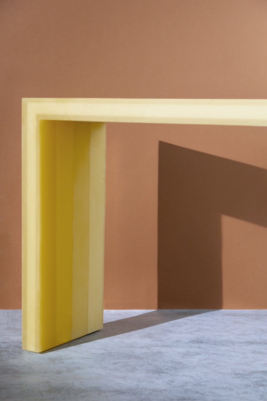 Yellow Console facturestudio
