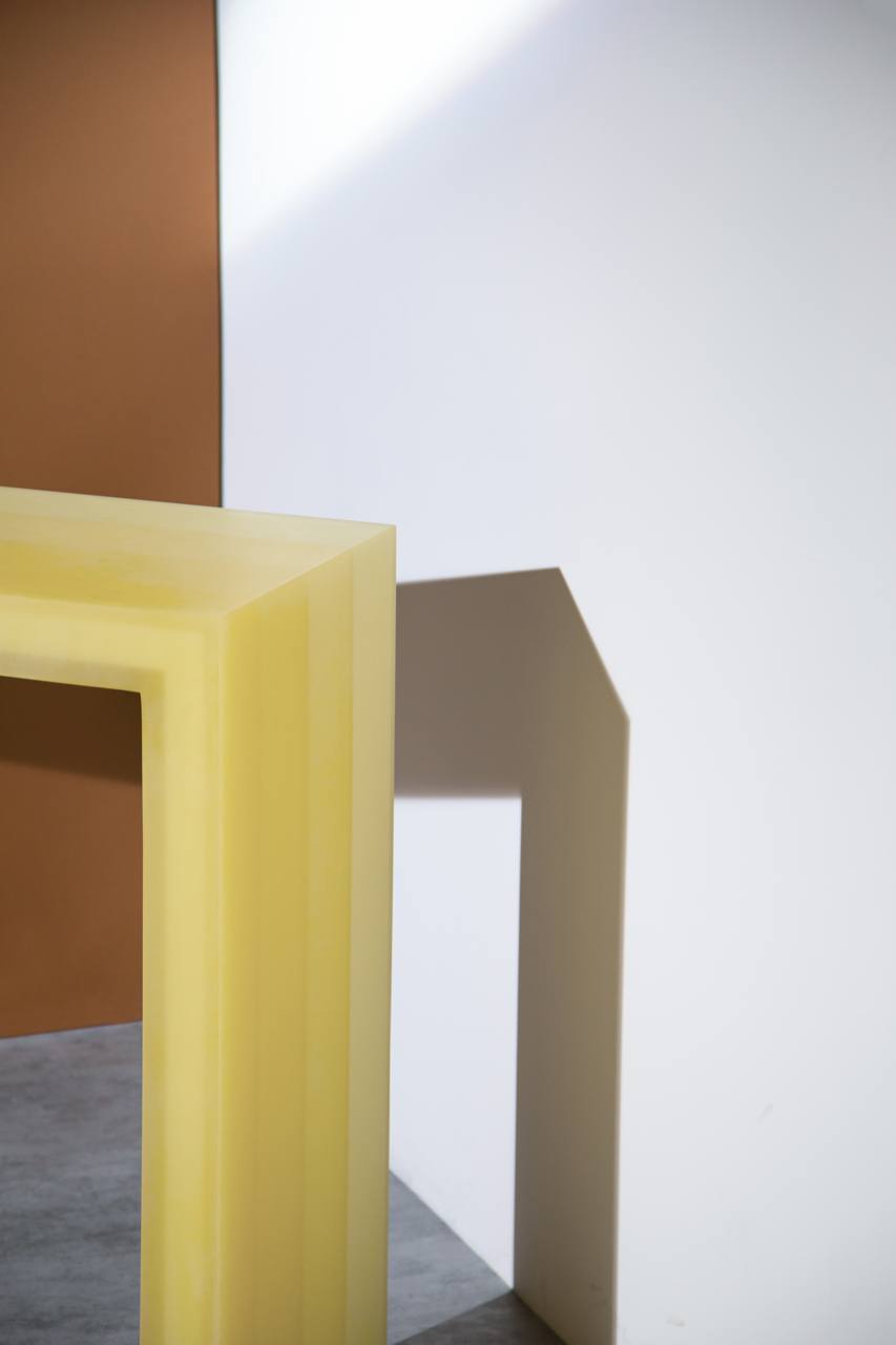 Yellow Console facturestudio