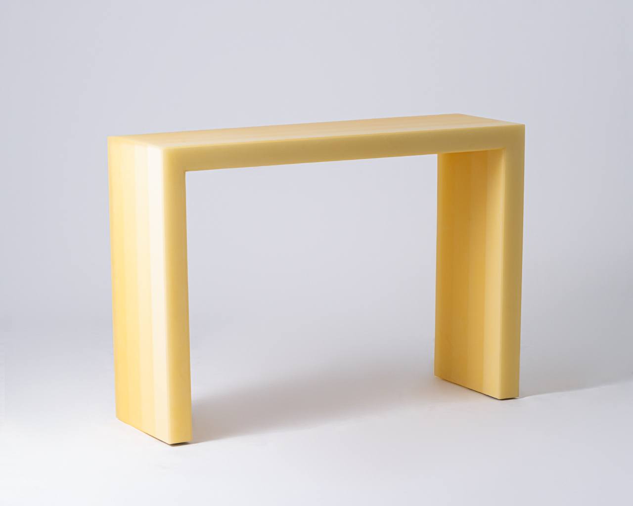 Yellow Console facturestudio